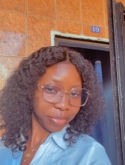 Profil de Alicia, une femme célibataire de 24 ans à Douala