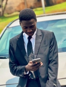 Profil de Junior, un homme célibataire de 21 ans à Yaoundé