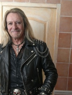 Profil de Dan, un homme célibataire de 68 ans à Roses