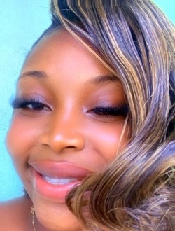 Profil de Lycia, une femme célibataire de 26 ans à Yaoundé