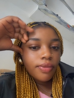 Profil de Ornella, une femme célibataire de 27 ans à Yaoundé