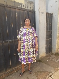 Profil de Solange, une femme célibataire de 54 ans à Yaoundé