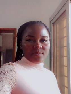 Profil de Floriane, une femme célibataire de 35 ans à Petit Abidjan-Youkou
