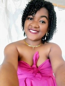 Profil de Josephine, une femme célibataire de 32 ans à 67 Ha