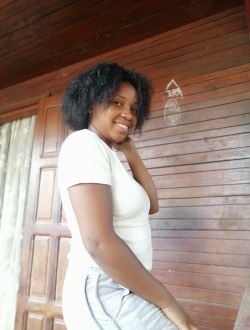 Profil de Claricha, une femme célibataire de 23 ans à 67 Ha