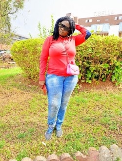 Profil de Gégé, une femme célibataire de 54 ans à Yaoundé