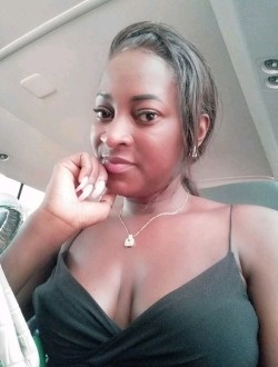 Profil de Stéphanie, une femme célibataire de 34 ans à Ébolowa