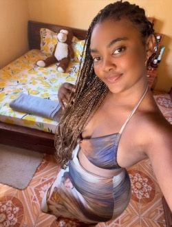 Profil de Arminah, une femme célibataire de 26 ans à Toamasina