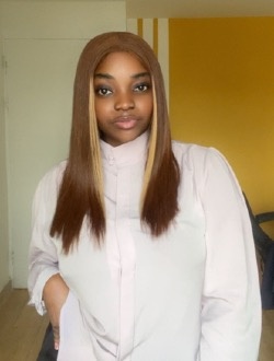 Profil de Delystel, une femme célibataire de 23 ans à Douala