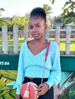 Profil de Cathy, une femme célibataire de 18 ans à Antalaha