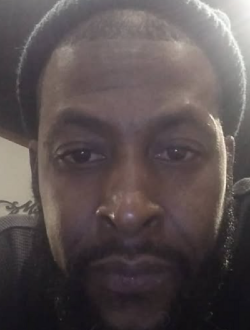 Profil de B, un homme célibataire de 50 ans à Roselle