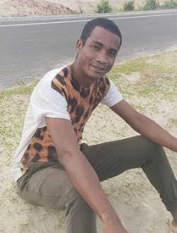 Profil de Francis, un homme célibataire de 34 ans à Toamasina