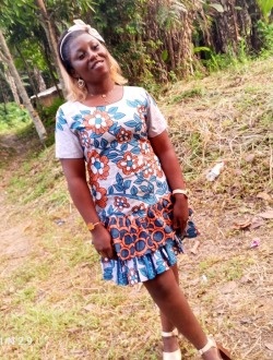 Profil de Manuella, une femme célibataire de 24 ans à Yaoundé