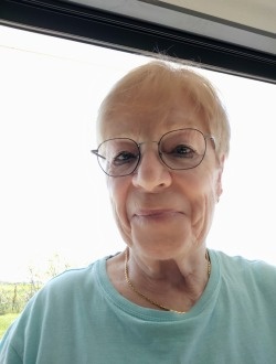 Profil de Nicole, une femme célibataire de 73 ans à Miremont