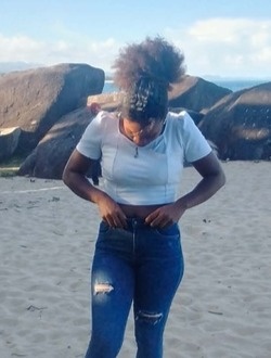 Profil de Armandine, une femme célibataire de 29 ans à 67 Ha