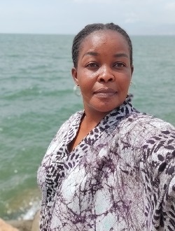 Profil de Dena, une femme célibataire de 46 ans à Bujumbura