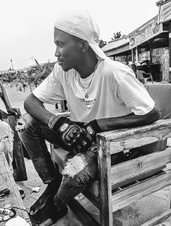 Profil de Adolf, un homme célibataire de 28 ans à Lomé