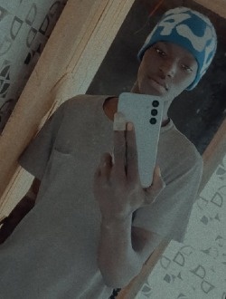 Profil de Ladji, un homme célibataire de 18 ans à Abidjan
