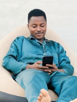 Profil de Sadam, un homme célibataire de 30 ans à Abomey-Calavi