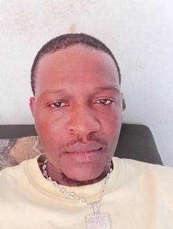 Profil de Marcel, un homme célibataire de 41 ans à Abango