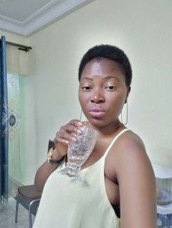 Profil de Magui, une femme célibataire de 32 ans à Bafoussam