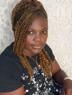 Profil de Flore, une femme célibataire de 35 ans à Douala