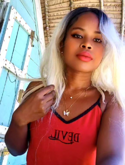 Profil de Christiaanah, une femme célibataire de 32 ans à Antalaha