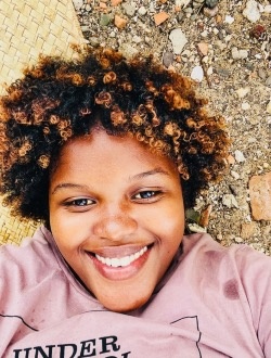 Profil de Elodie, une femme célibataire de 22 ans à Antsiranana