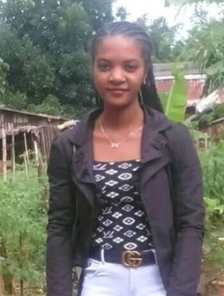 Profil de Ziviana, une femme célibataire de 26 ans à Antalaha