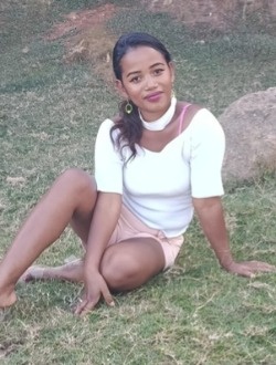 Profil de Lovelylovely, une femme célibataire de 30 ans à 67 Ha