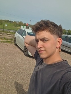 Profil de Theo, un homme célibataire de 22 ans à Roumare