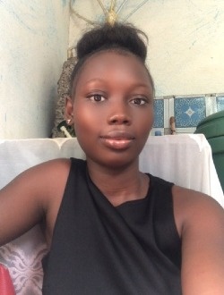 Profil de Flore, une femme célibataire de 20 ans à Abidjan