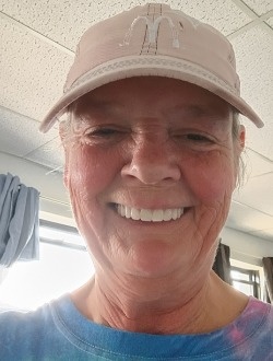 Profil de Helen, une femme célibataire de 64 ans à Fairmont