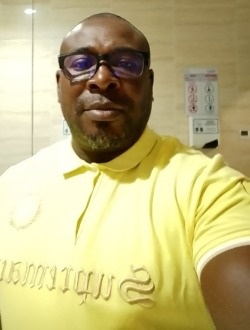 Profil de Fabrice, un homme célibataire de 44 ans à Lomé