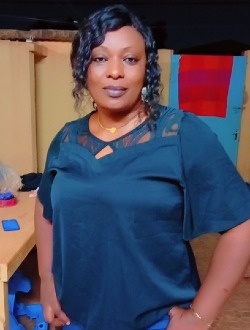 Profil de Charlotte, une femme célibataire de 35 ans à 1200 Logements