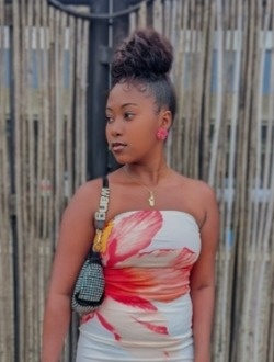 Profil de Brenda, une femme célibataire de 22 ans à Antalaha