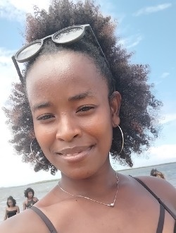 Profil de Edwina, une femme célibataire de 25 ans à Antsiranana
