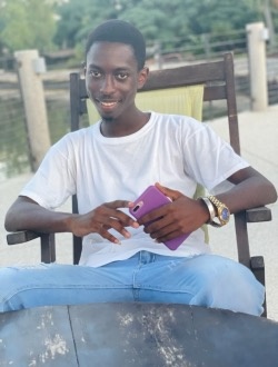 Profil de Papa, un homme célibataire de 27 ans à Dakar