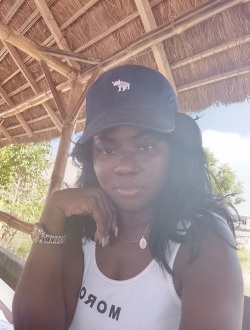 Profil de Alice, une femme célibataire de 35 ans à Grand-Bassam