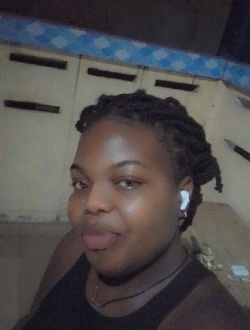 Profil de Véronique, une femme célibataire de 21 ans à Lomé