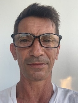 Profil de Éric, un homme célibataire de 42 ans à Buri Ram