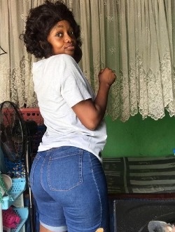 Profil de Marina, une femme célibataire de 26 ans à Yaoundé