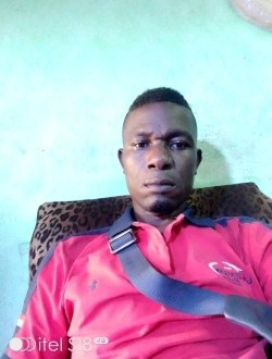Profil de Paul, un homme célibataire de 29 ans à Garoua