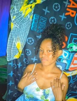 Profil de Monica, une femme célibataire de 21 ans à Ambavala-Ambilobe