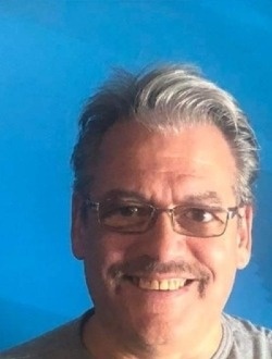 Profil de Robert, un homme célibataire de 64 ans à Namur