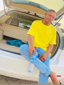 Profil de Victor, un homme célibataire de 28 ans à Isoko