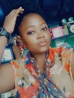 Profil de Dichelle, une femme célibataire de 35 ans à Douala