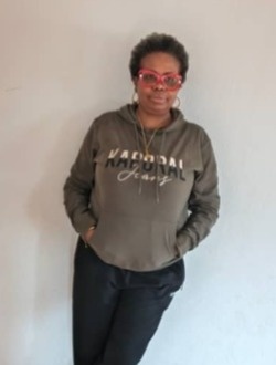 Profil de Nadège, une femme célibataire de 51 ans à Moanda