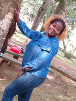 Profil de Ruth, une femme célibataire de 27 ans à Yaoundé