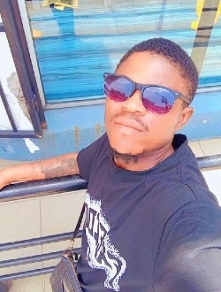 Profil de Franck, un homme célibataire de 30 ans à Abidjan